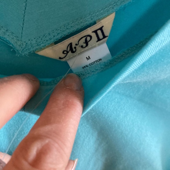 NEW!!Aqua blue stretchy short sleeve Tee Top/Size M - Picture 2 of 3